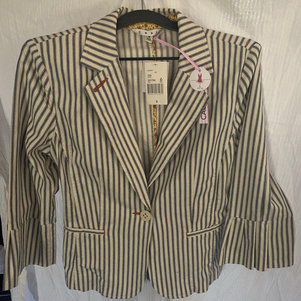 Oh so comfortable Cabi laid back blazer